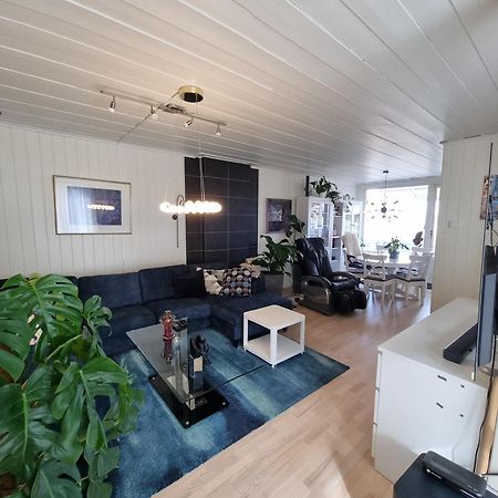 Room In Handsome Haven House 예비크 외부 사진