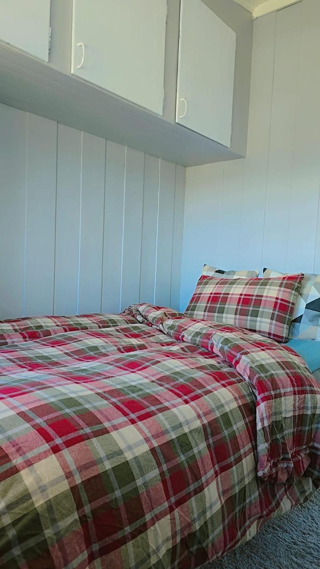 Room In Handsome Haven House 예비크 외부 사진
