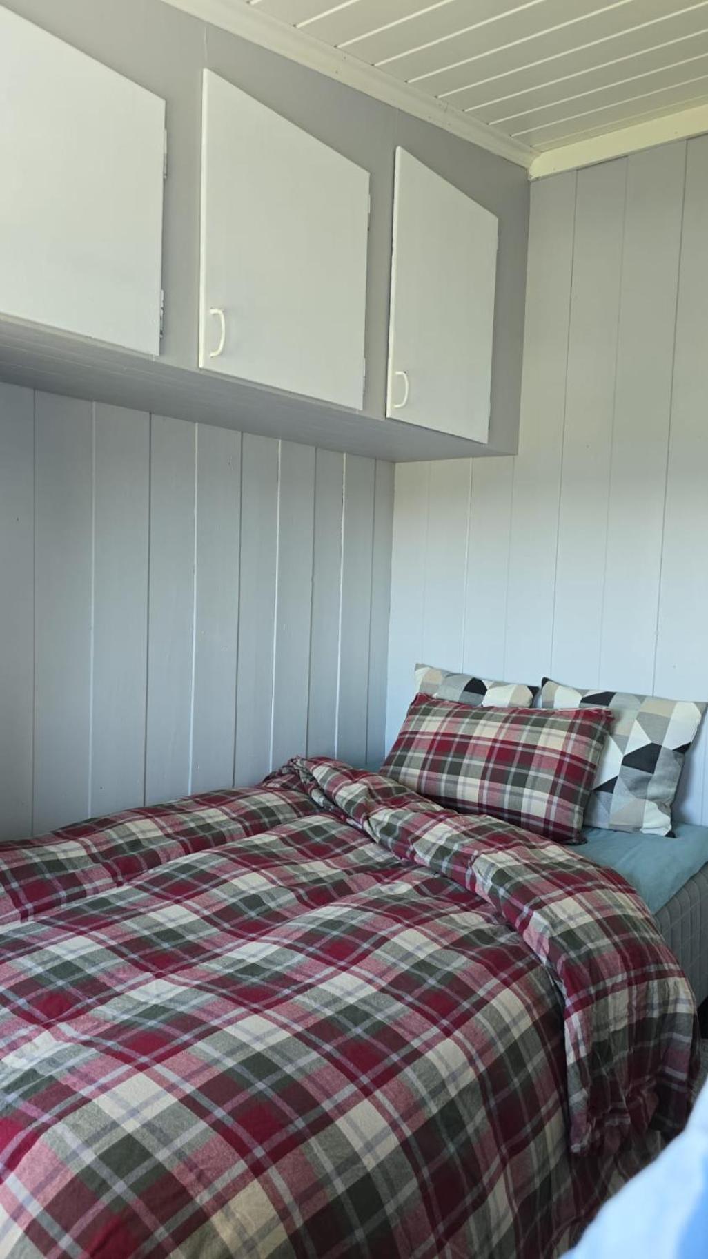 Room In Handsome Haven House 예비크 외부 사진